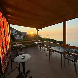 Bujtina E Qilimave Guest house Zogaj (Shkoder)